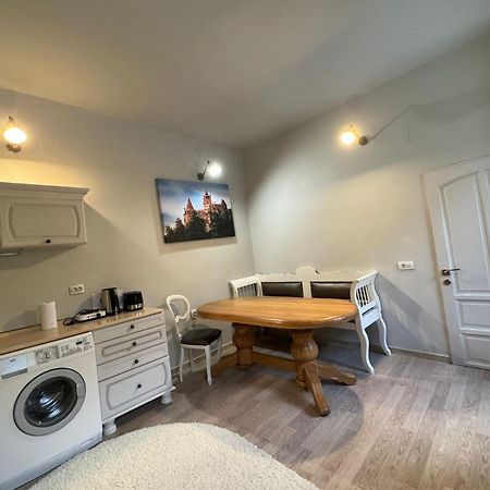 Central Stay Brasov Bagian luar foto