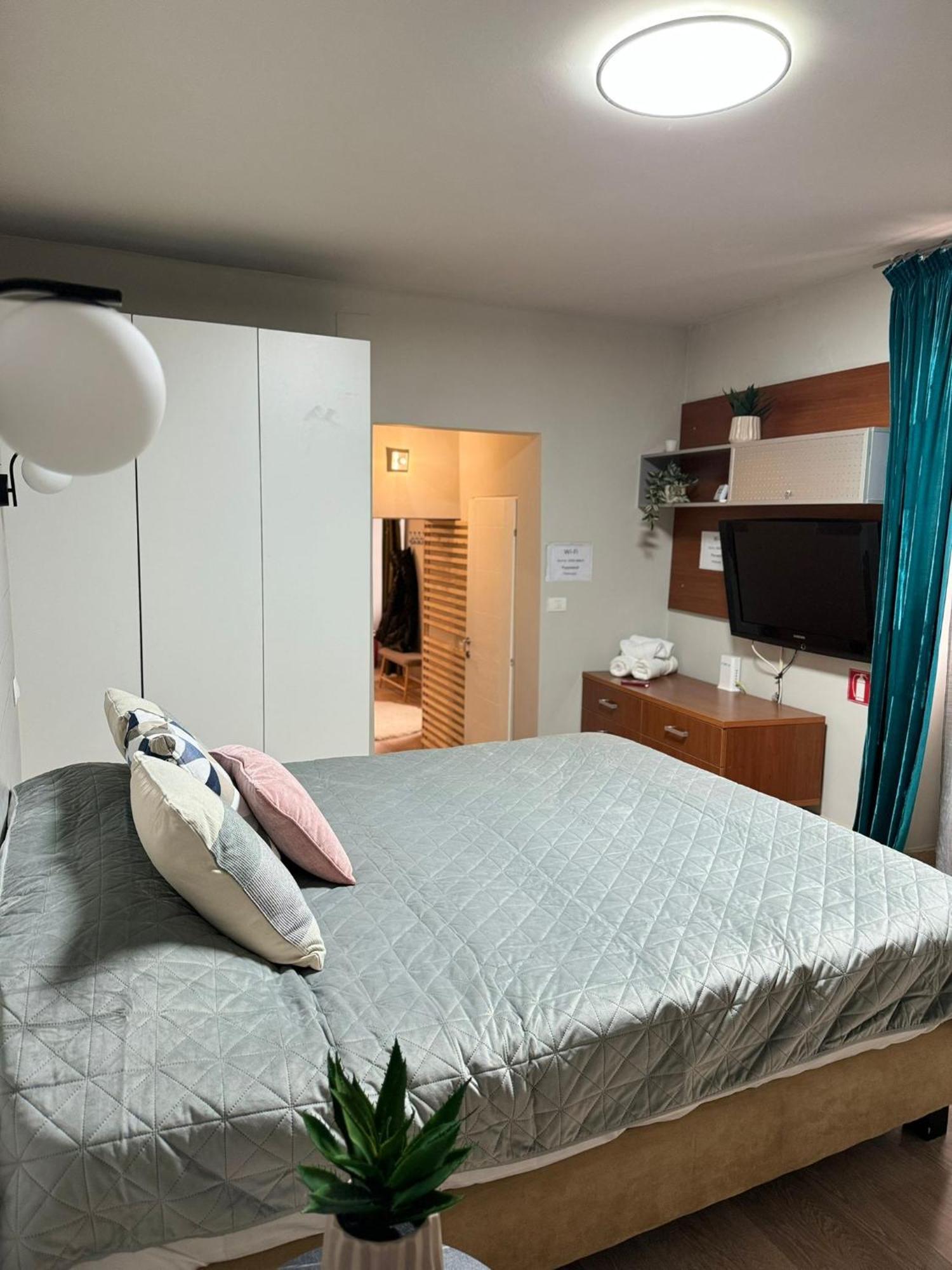 Central Stay Brasov Bagian luar foto
