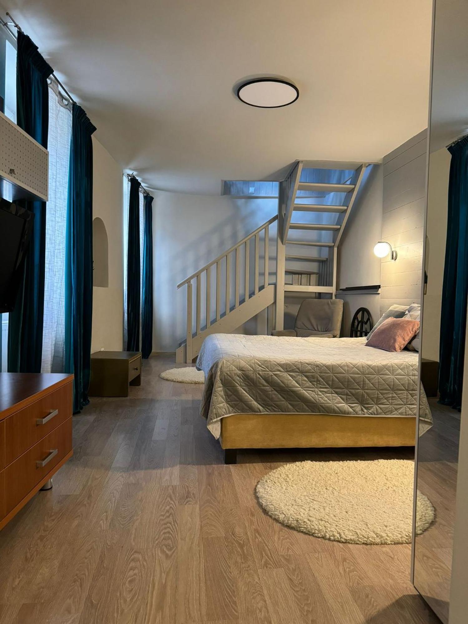 Central Stay Brasov Bagian luar foto