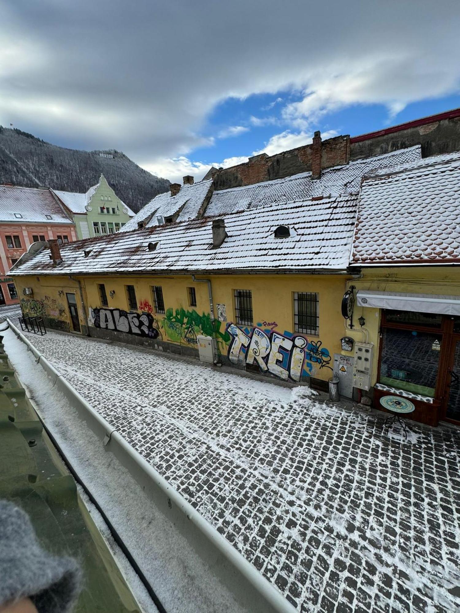 Central Stay Brasov Bagian luar foto